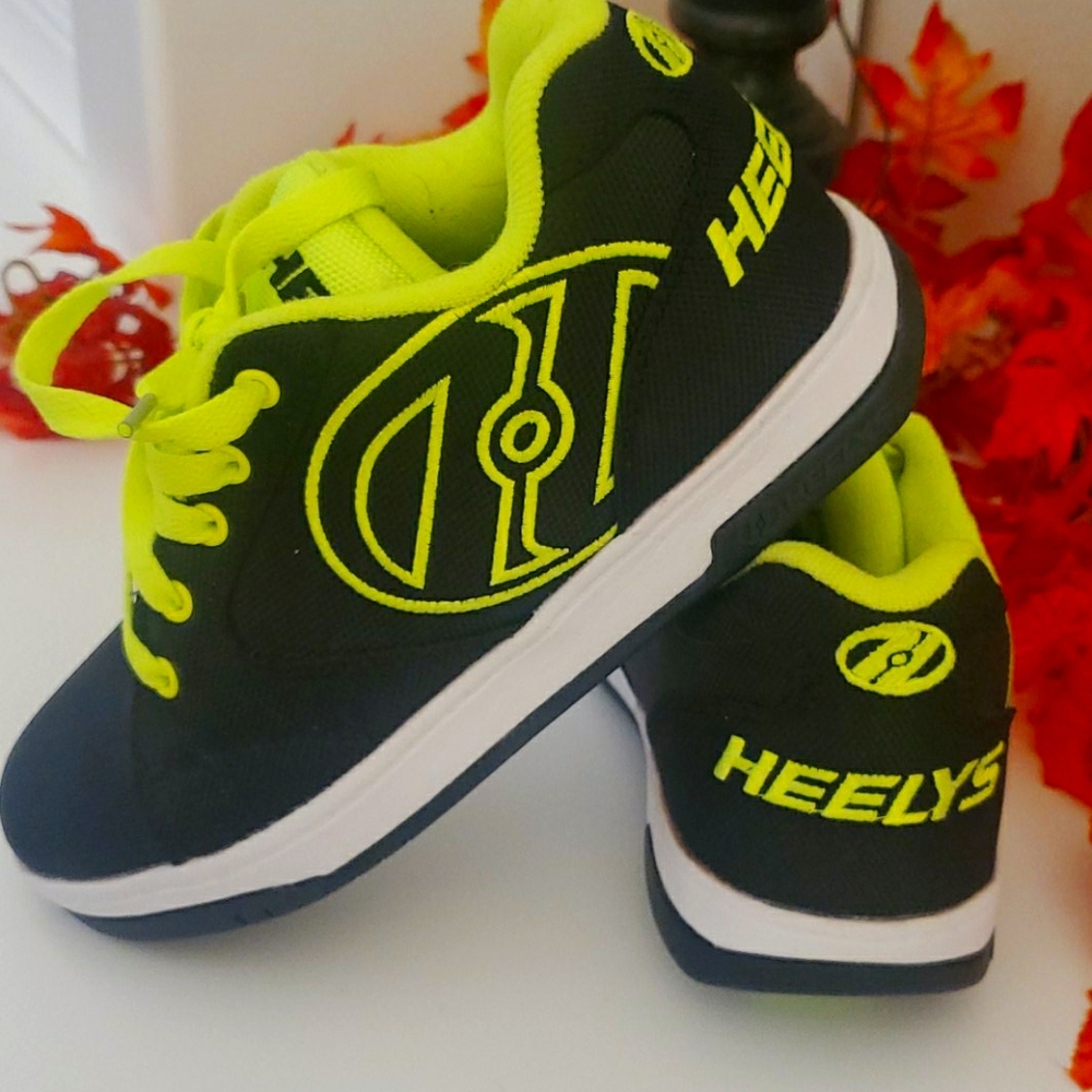 Heelys size 5 youth